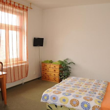 Penzion Pupendo Hradec Kralove Exterior photo