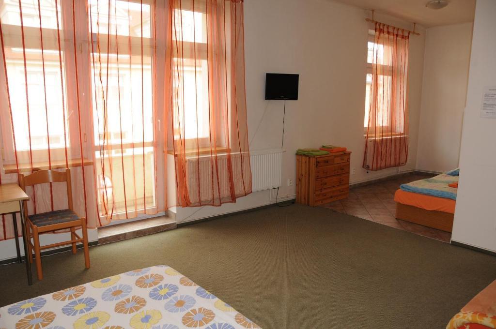 Penzion Pupendo Hradec Kralove Exterior photo