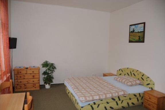 Penzion Pupendo Hradec Kralove Exterior photo